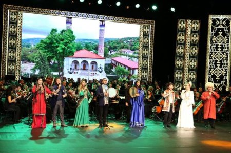 Bakıda TÜRKSOY-un 30 illiyinə həsr olunmuş qala konsert keçirilib